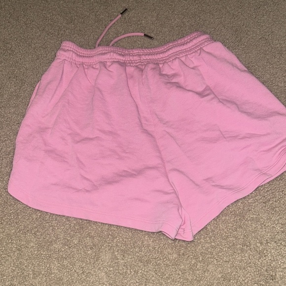 Two pairs H and M Shorts Size S - Picture 6 of 10